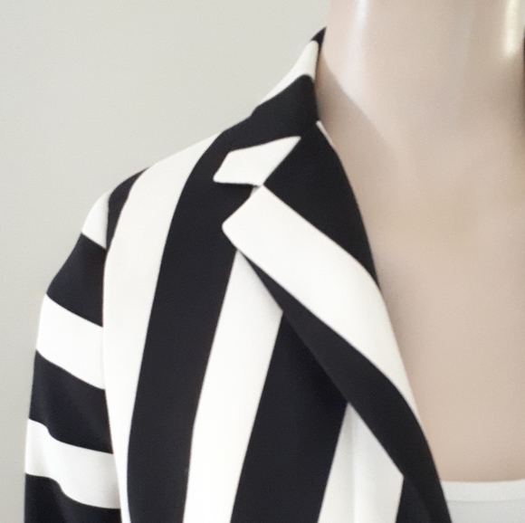 Imperial | Open Front Striped Blazer - Picture 5 of 11